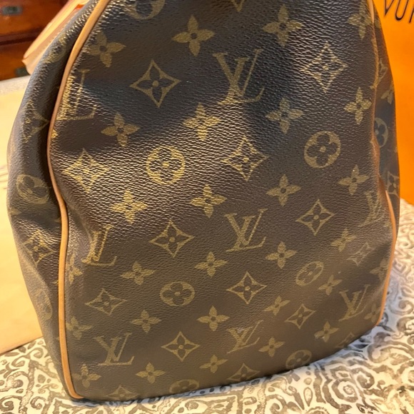 Authentic Louis Vuitton Keepall 50. New zipper, handles, chapes and body bands. - Picture 14 of 16